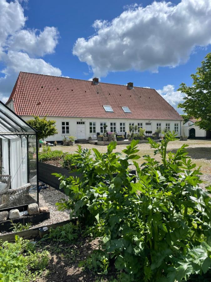 Landligt Ophold Pa Midtgard Apartment Vamdrup Bagian luar foto